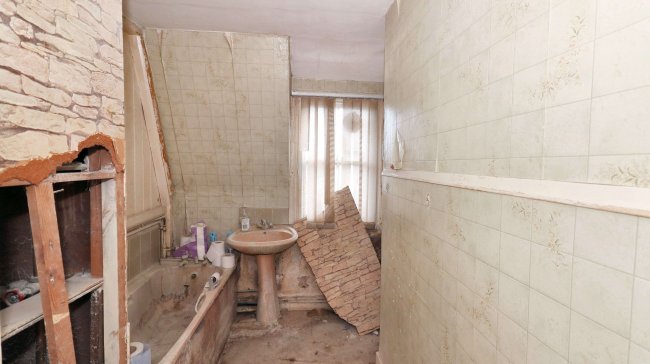 15c High Street, Herne Bay, Kent, CT6 5LJ 1