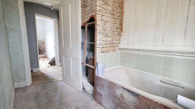 15c High Street, Herne Bay, Kent, CT6 5LJ 1