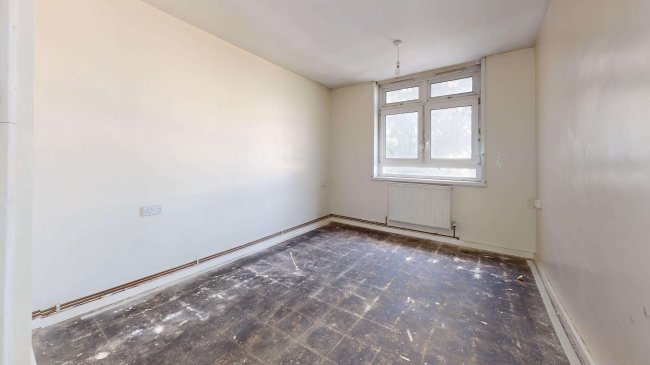 5 Ballinger Point, Bromley High Street, Bow, London E3 3EH 1