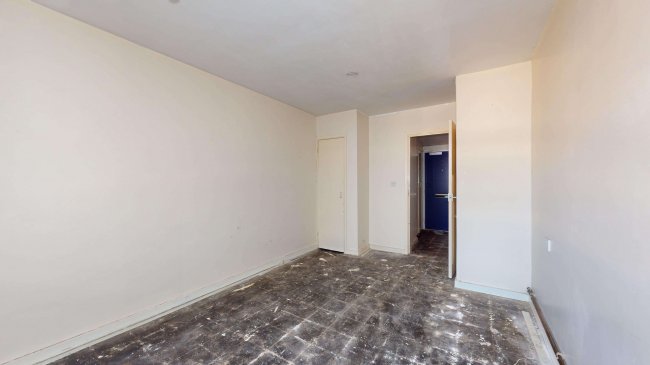 5 Ballinger Point, Bromley High Street, Bow, London E3 3EH 1