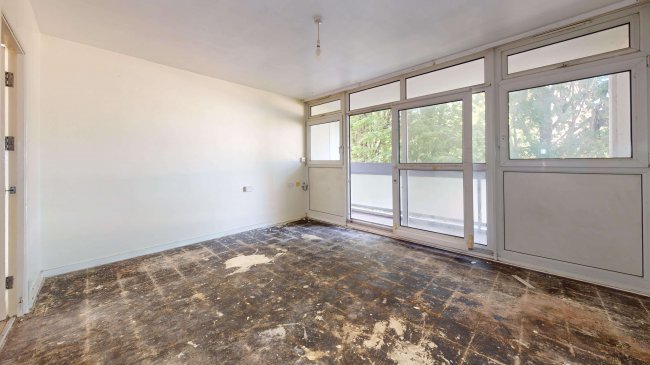 5 Ballinger Point, Bromley High Street, Bow, London E3 3EH 1