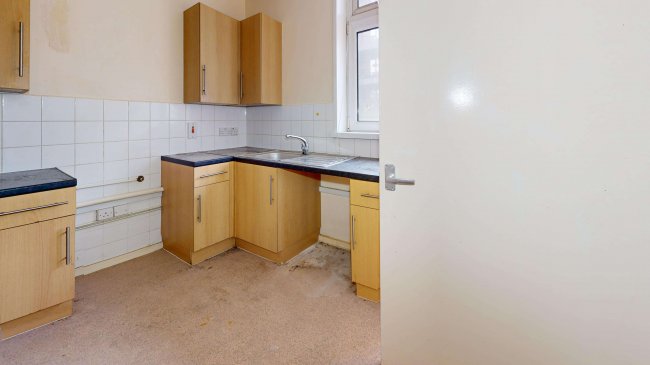 5 Ballinger Point, Bromley High Street, Bow, London E3 3EH 1