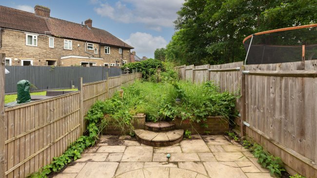 23 Pool Court, Catford, London, SE6 3JQ 10