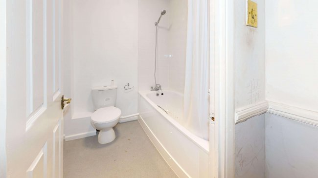 23 Pool Court, Catford, London, SE6 3JQ 10