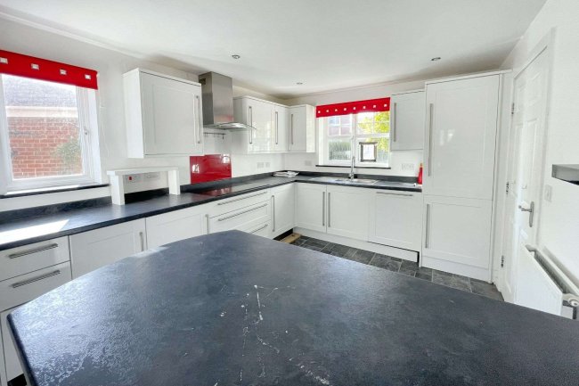 9 Beckett Close, Colwyn Bay, LL28 4DX 6