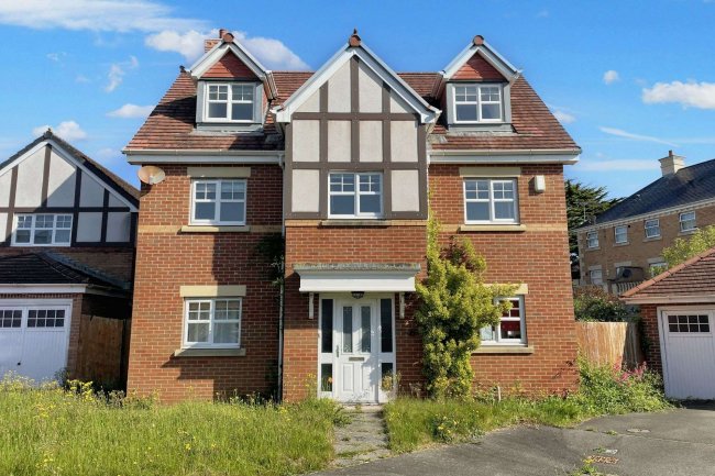 9 Beckett Close, Colwyn Bay, LL28 4DX 6