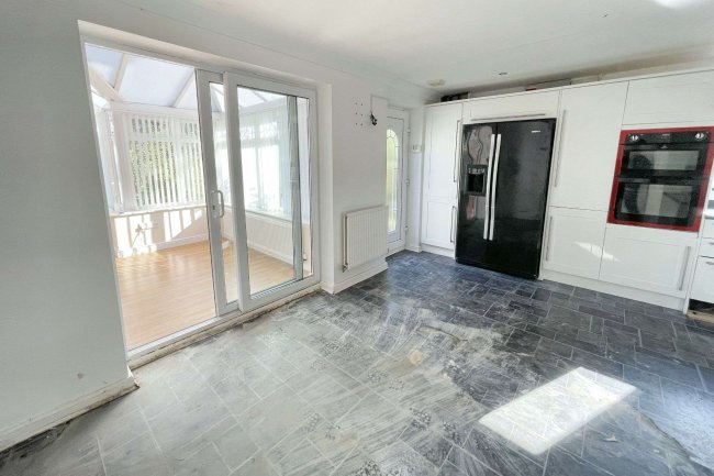 9 Beckett Close, Colwyn Bay, LL28 4DX 6