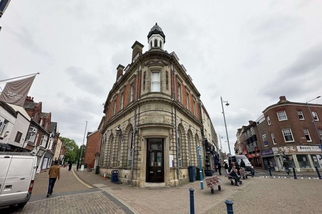 The Old Bank, 38-40 High Street, Stourbridge DY8 1EP 10