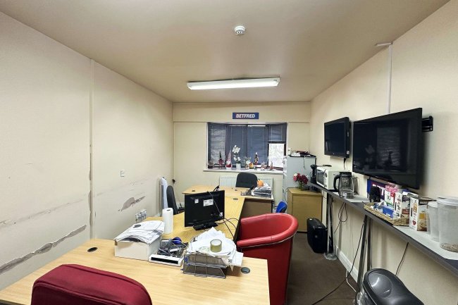 129-131 High Street, Bloxwich, Walsall WS3 3LE 9