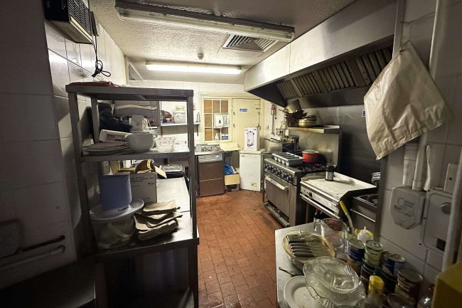 Shoulder of Mutton, 66 Birmingham Road, Rowley Regis, B65 9BA 1