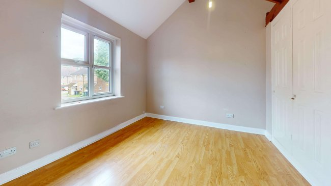 89 Springfield Place, New Malden, Surrey, KT3 3LP 2