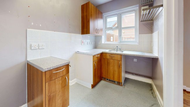 89 Springfield Place, New Malden, Surrey, KT3 3LP 2