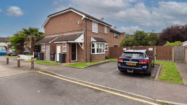 89 Springfield Place, New Malden, Surrey, KT3 3LP 2