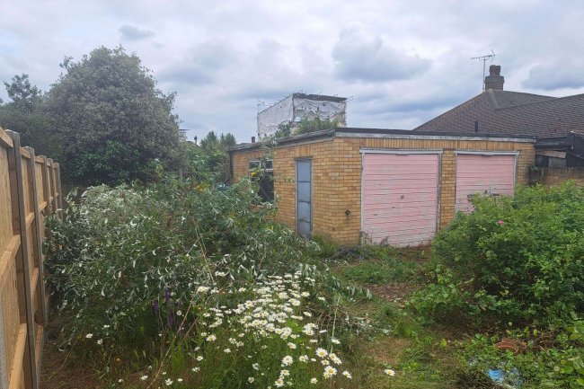 Garage Plot to rear of 199 Lyndhurst Avenue, Whitton, TW2 6BN 5