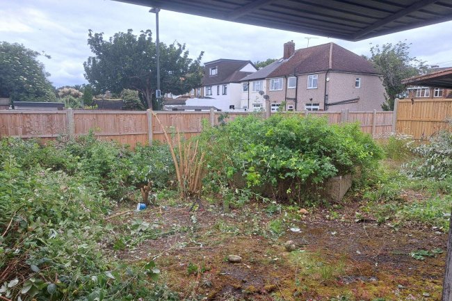Garage Plot to rear of 199 Lyndhurst Avenue, Whitton, TW2 6BN 5