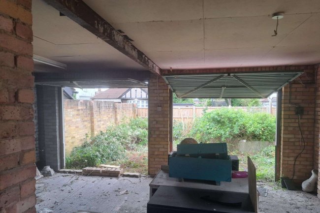 Garage Plot to rear of 199 Lyndhurst Avenue, Whitton, TW2 6BN 5