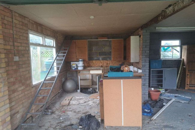 Garage Plot to rear of 199 Lyndhurst Avenue, Whitton, TW2 6BN 5