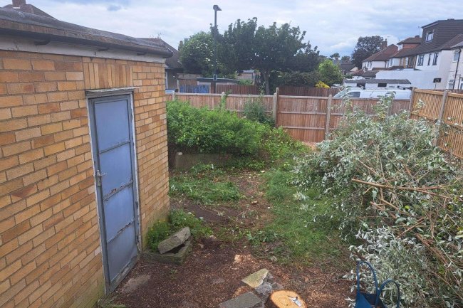 Garage Plot to rear of 199 Lyndhurst Avenue, Whitton, TW2 6BN 5