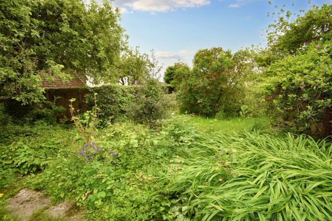 7 Stratford Road Nash, Milton Keynes, Buckinghamshire, MK17 0ES 3