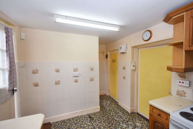 7 Stratford Road Nash, Milton Keynes, Buckinghamshire, MK17 0ES 3