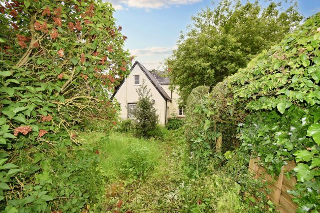 7 Stratford Road Nash, Milton Keynes, Buckinghamshire, MK17 0ES 3