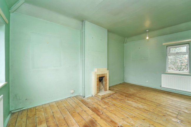 11 Langley Park Road, Iver, Buckinghamshire, SL0 9QJ 10