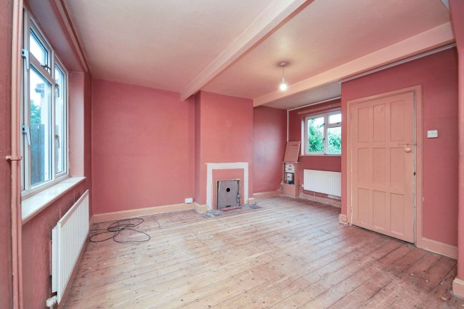 11 Langley Park Road, Iver, Buckinghamshire, SL0 9QJ 10