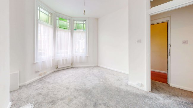 Flats A & B, 19 Tarbert Road, East Dulwich, London, SE22 8QB 2