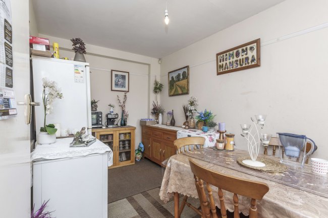 337 London Rd, Camberley, GU15 3HQ 5