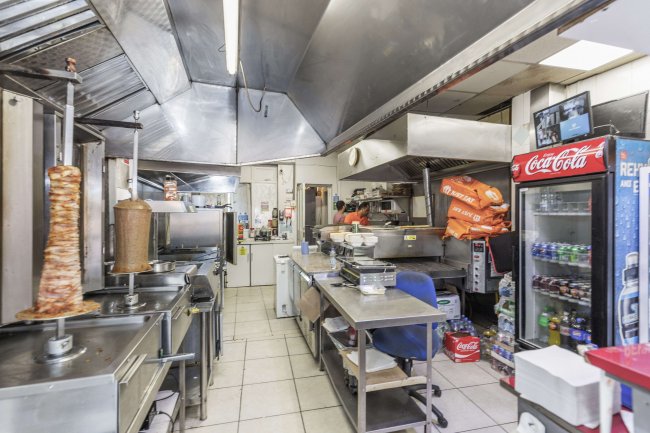 337 London Rd, Camberley, GU15 3HQ 5