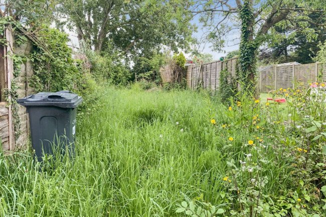 128 Gunville Road, Newport, Isle of Wight, PO30 5LH 6