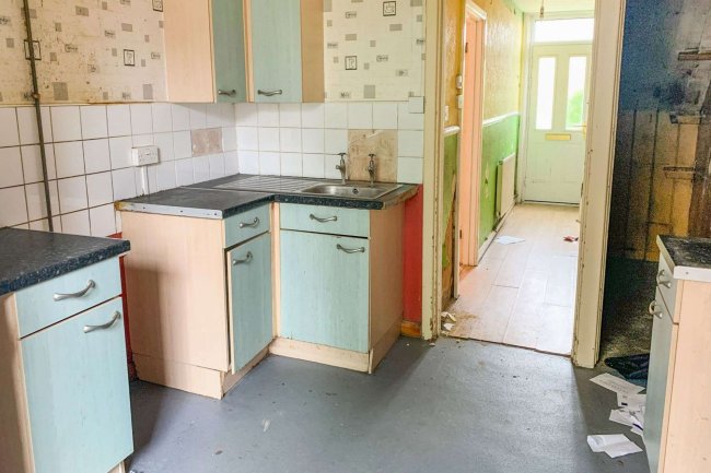 128 Gunville Road, Newport, Isle of Wight, PO30 5LH 6