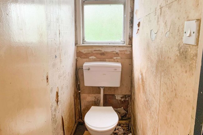 128 Gunville Road, Newport, Isle of Wight, PO30 5LH 6