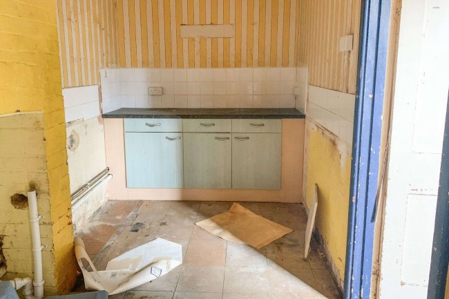 128 Gunville Road, Newport, Isle of Wight, PO30 5LH 6