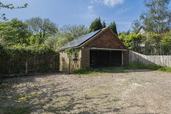 Fantasy, Kilnwood Lane, South Chailey, Lewes, East Sussex BN8 4AU 2