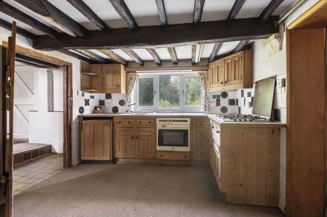 Fantasy, Kilnwood Lane, South Chailey, Lewes, East Sussex BN8 4AU 2