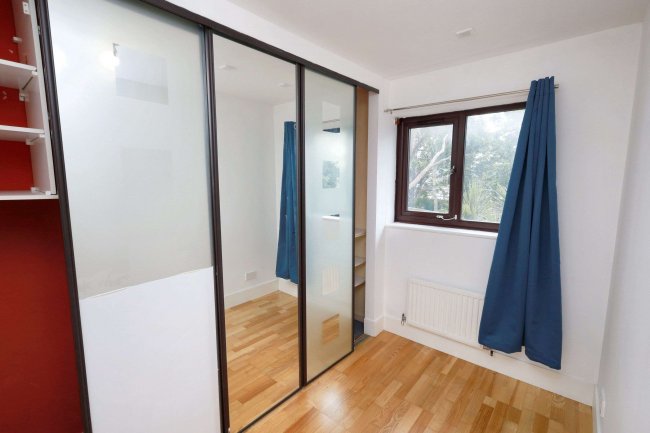 17 Hanover Avenue, Royal Docks, London, E16 1SD 4