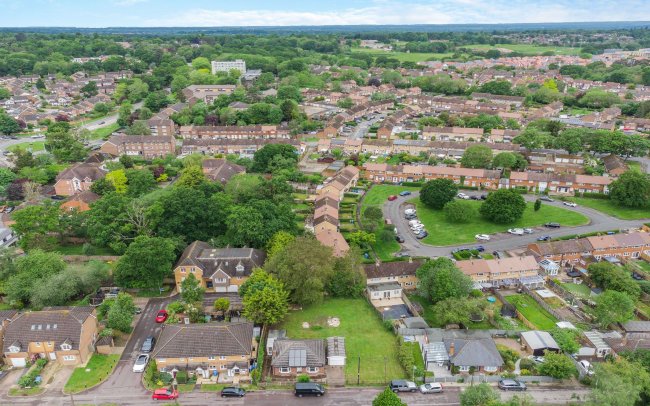 Qatamon, Pollardrow Avenue, Bracknell, Berkshire, RG42 1PS 10