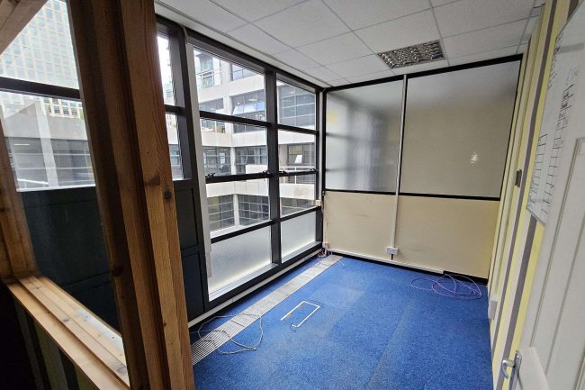 Suite 28 Beaufort Court, Admirals Way, London, E14 9XL 2