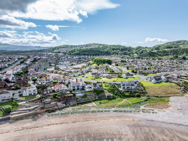 Wide Horizon, 68 Penrhyn Beach East, Penrhyn Bay, LL30 3NY 1