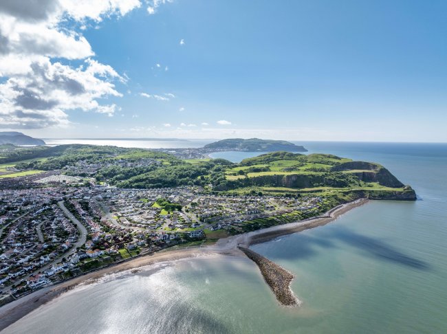 Wide Horizon, 68 Penrhyn Beach East, Penrhyn Bay, LL30 3NY 1
