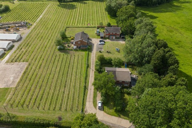 Valley View, 1, 3, 4 and 6 Valley View, Sliders Lane, Furners Green, Uckfield, East Sussex, TN22 3RU 10