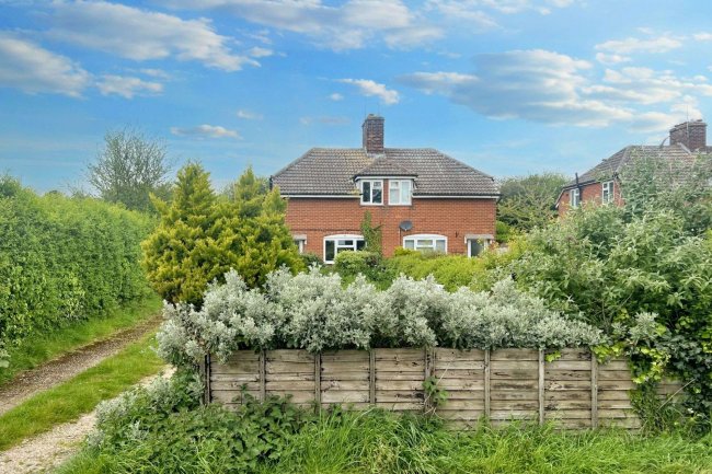 20 Beighton Road, Acle, NR13 3DD 8