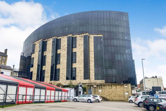 170 The Gatehaus, Leeds Road, Bradford, West Yorkshire, BD1 5BQ 8