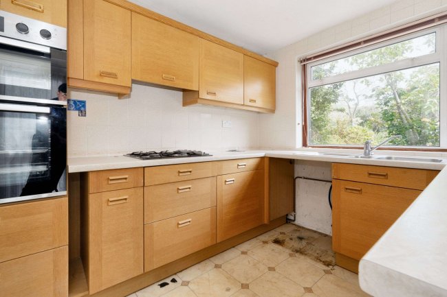 30 Oakley Drive, Eltham, Kent, SE9 2HJ 10