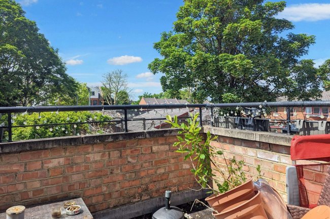 90 Landcroft Road, Dulwich, London SE22 9JT 7