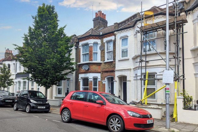 47a Mossbury Road, Battersea, London SW11 2PA 6