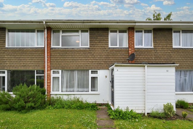 9 The Grove, Twyford, Reading, Berkshire, RG10 9DT 6