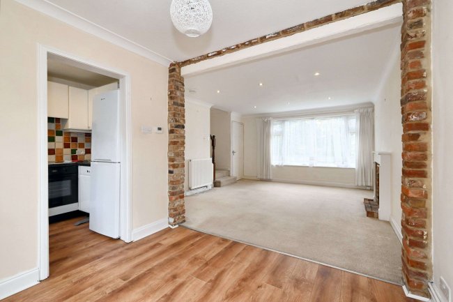 9 The Grove, Twyford, Reading, Berkshire, RG10 9DT 6