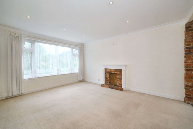 9 The Grove, Twyford, Reading, Berkshire, RG10 9DT 6